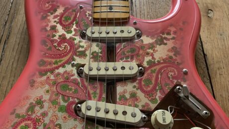 Stratocaster Paisley Fender Japon, le test d'une super guitare au look d'enfer